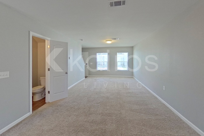 Building Photo - 305 Lumpkin Ln