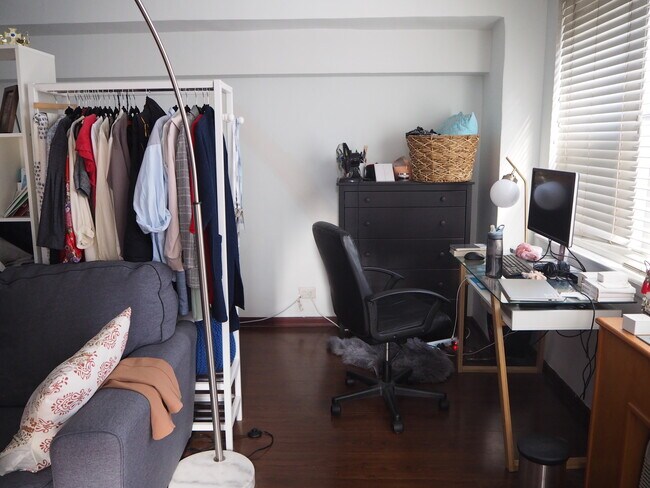 Building Photo - 139 E 33rd St