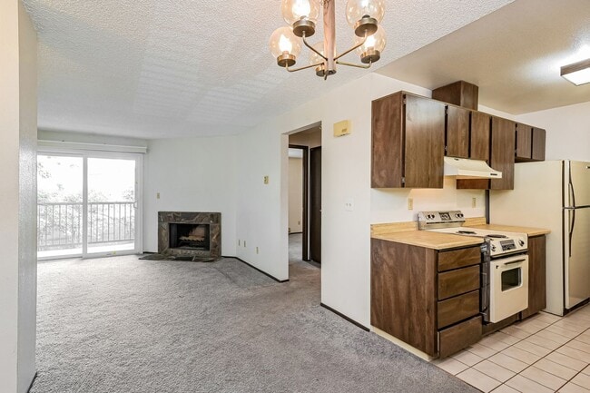 Building Photo - 1BD 1BA Single Level Condo + Fireplace + 1 Car Garage + Fitness Center + Tennis Courts + Communit...