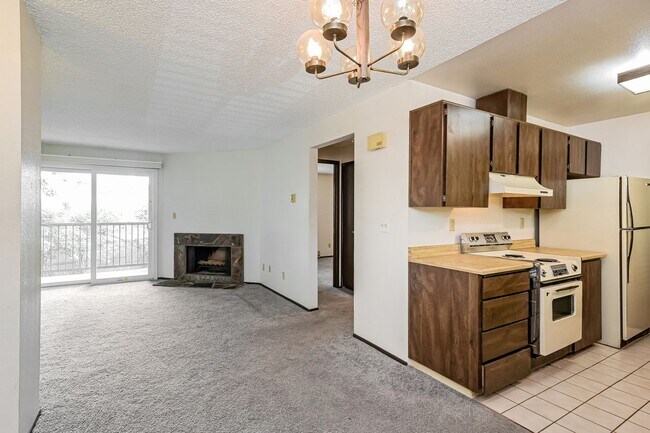 Building Photo - Charming Vintage Kitchen w/ All Original Appliances! 1BD 1BA + 1 Car Garage + 1 Parking Space + B...
