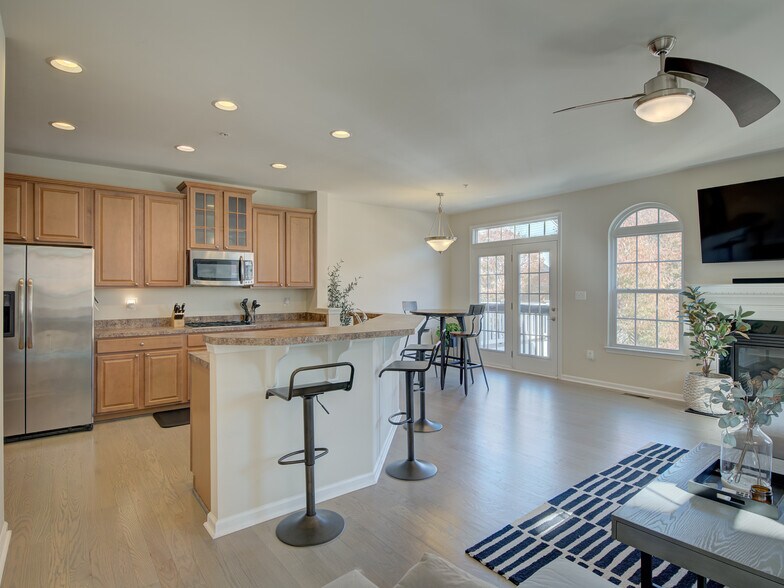 Building Photo - 940 Hall Station Dr