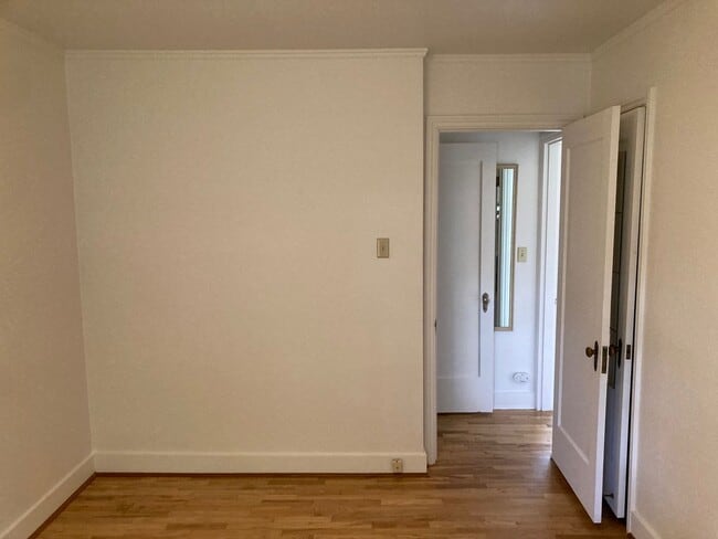 Building Photo - A great connection make all the difference!