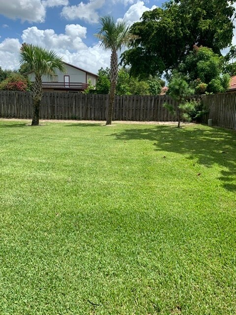 Building Photo - 1622 Montauk Dr