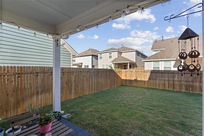 Building Photo - 3007 Salvidar Bend