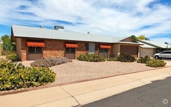 Building Photo - AFFORDABLE 55+ ADULT HOME IN AHWATUKEE!