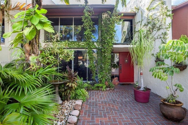 Building Photo - 10449 SW 78th St