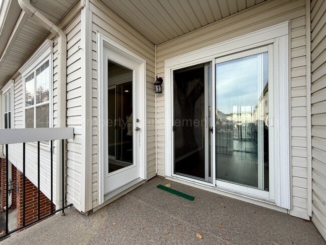 Building Photo - Modern 2-Bedroom Condo Near Everything in Downtown Royal Oak