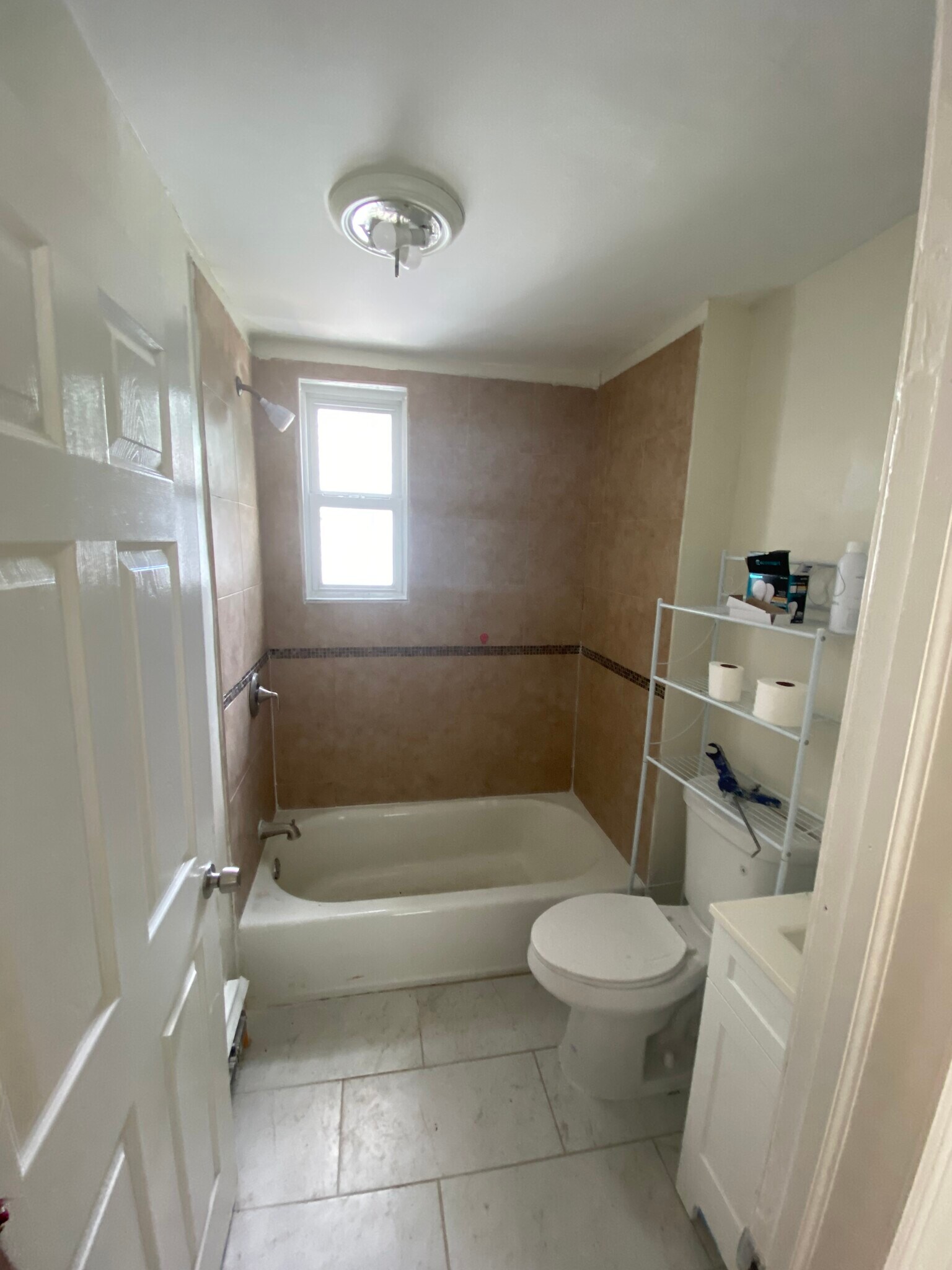 bathroom - 129 W 3rd Ave
