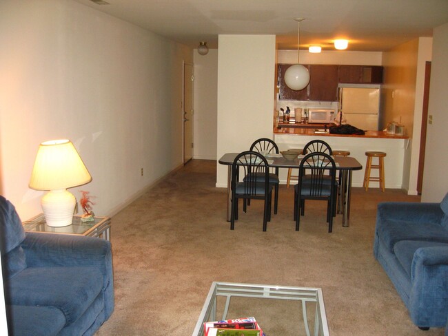 Interior Photo - 709 West Green Street