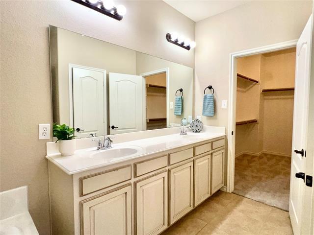 Building Photo - 4140 Comanche Dr