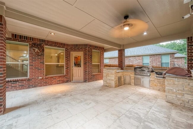 Primary Photo - 1924 Honey Laurel Dr