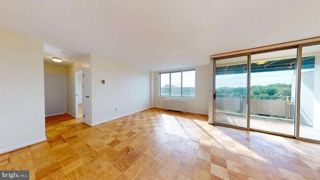 Building Photo - 6641 Wakefield Dr