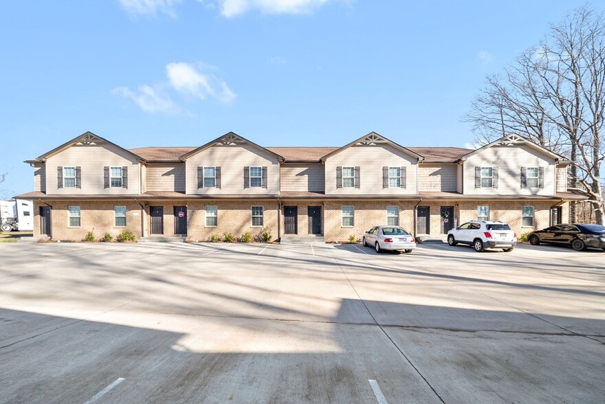 Primary Photo - 272 Smithson Ln