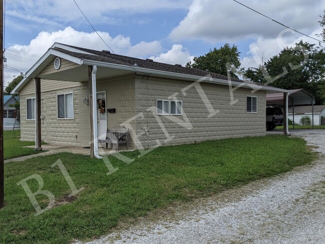 Building Photo - 712 Summit St