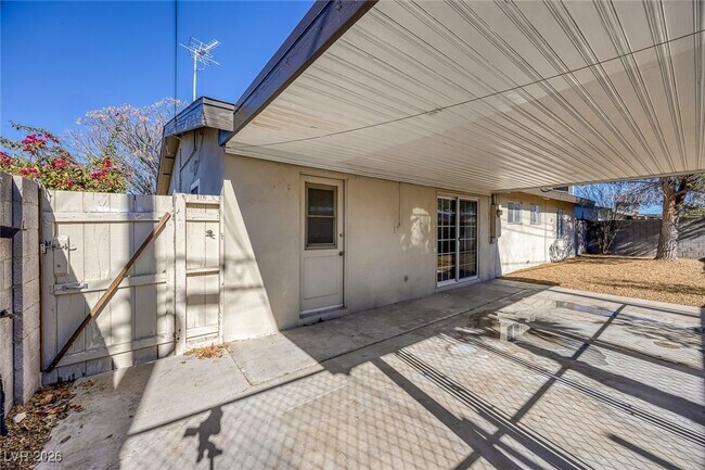 Building Photo - 4305 Via Olivero Ave