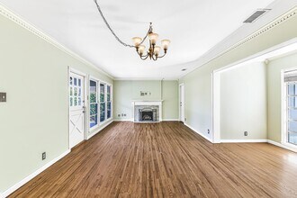 Building Photo - Expansive Three-Bedroom Home with Front and Back Yard in Long Beach AVAILABLE NOW