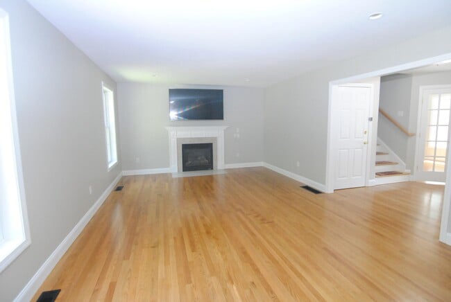 Building Photo - 46 Cherrywood Dr