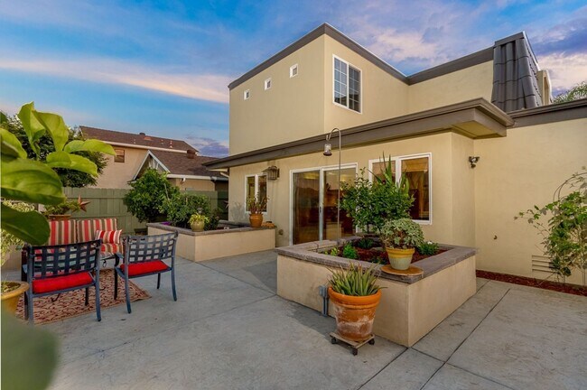 Building Photo - Upgraded 4 Bedroom, 2.5 Bath Single Family Home in University City