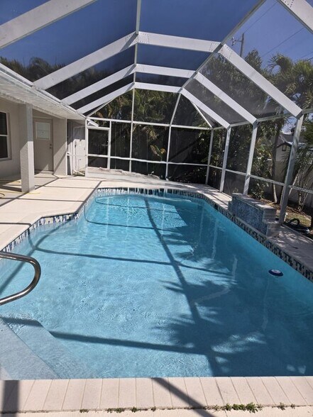 Building Photo - 1918 SW 29th Terrace