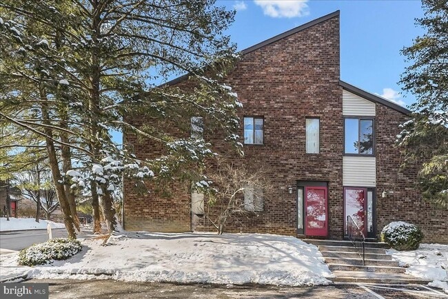 Building Photo - 102 Mountainview Dr