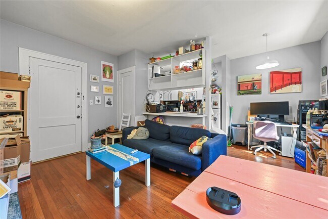 Building Photo - 808 Sul Ross St