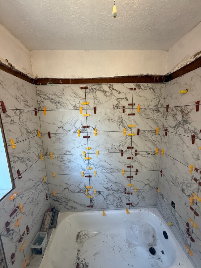 Building Photo - 4320-4322 Jack St