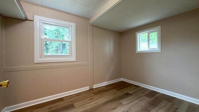 Building Photo - 540 Oakwood St