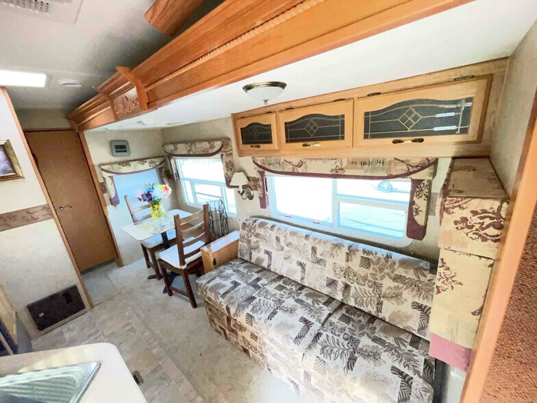 Building Photo - 1 1st St