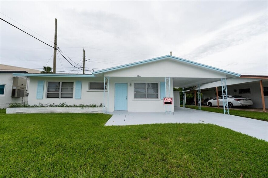 Primary Photo - 2702 NW 51st Pl