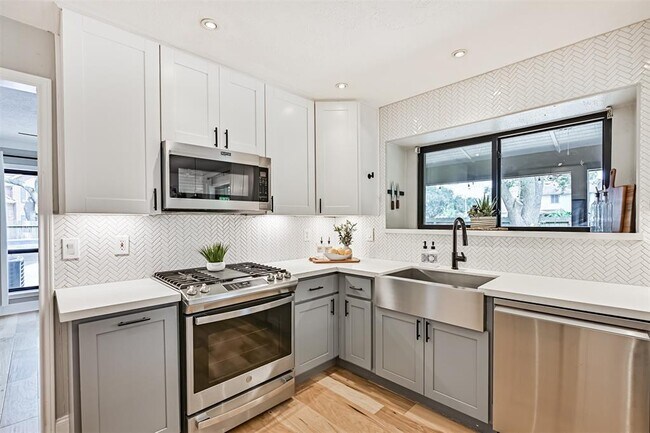 Building Photo - 1801 Vaquero