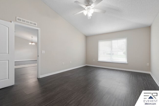 Building Photo - 13 Ryberry Dr