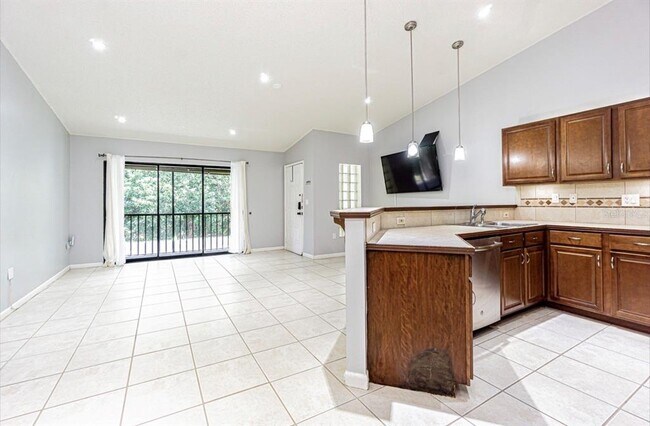 Building Photo - 3345 Crystal Ct E