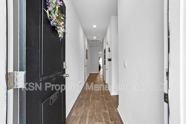Building Photo - 89 Hazy Ln