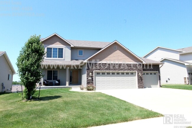Building Photo - OVER 2000 SQ FT!!   5 Bedroom, 3.5 Bath Home in Urbandale
