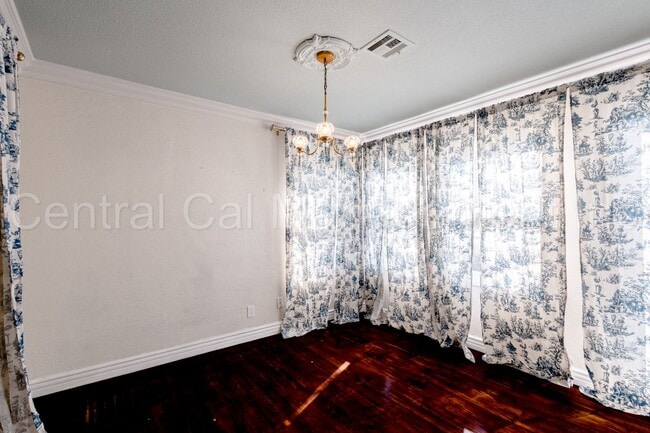 Building Photo - 3 Bedroom/1 Bath Home - $1995 Per Month!