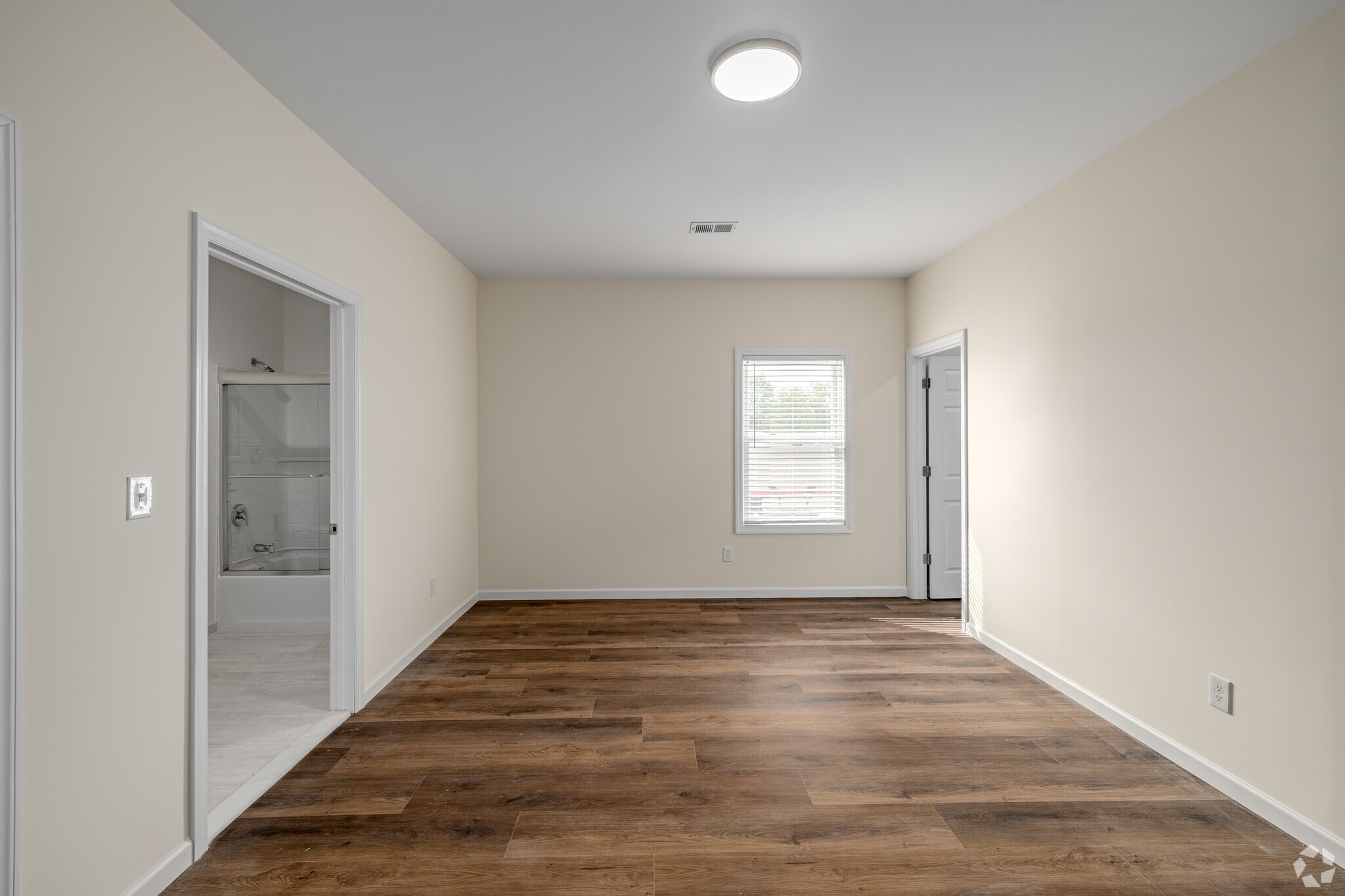 2BR, 2BA - 1,529SF - Primary Bedroom - 431-435 Morris Ave