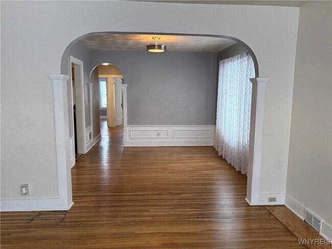 Building Photo - 424 Taunton Pl