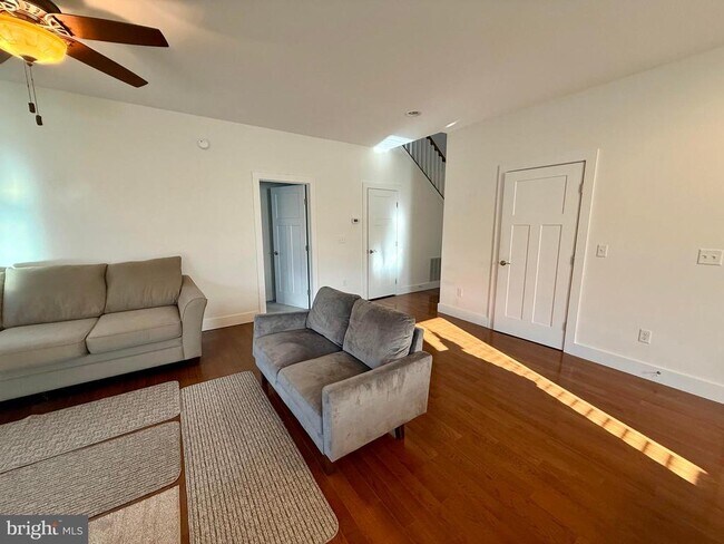 Building Photo - 61 Baybreeze Dr