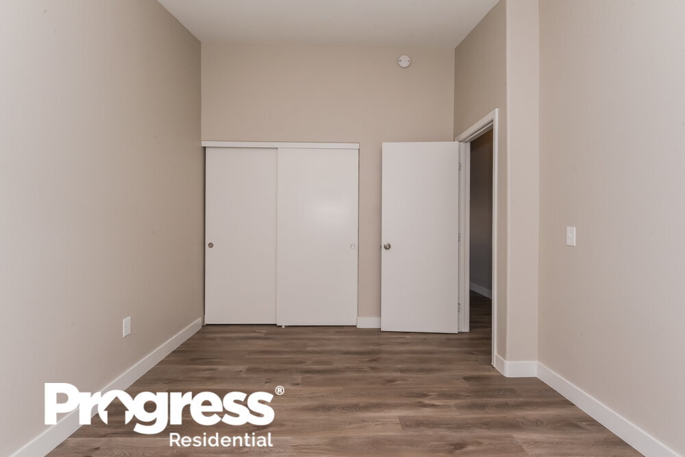 Building Photo - 5225 Panguitch Dr