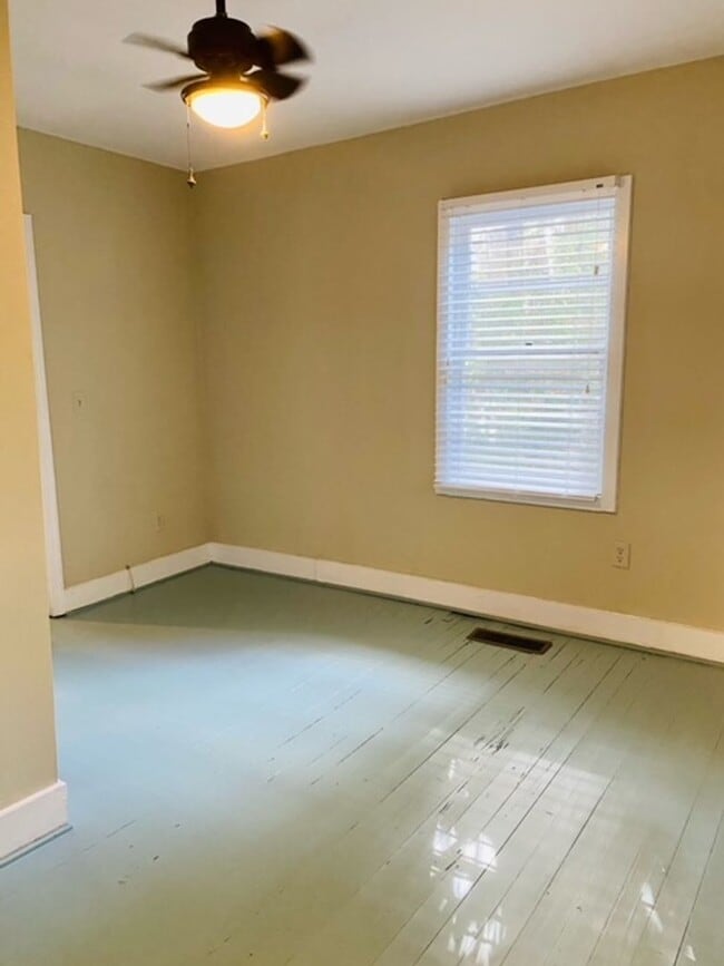 Building Photo - Two Bedroom Home - Folly Beach!