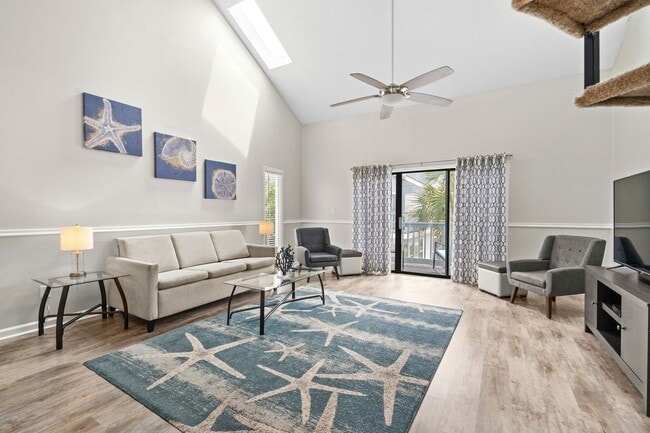 Building Photo - Fully Furnished - Seasonal or Long Term Op...