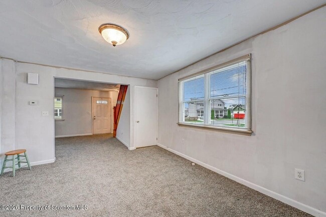 Building Photo - 454 Hickory St