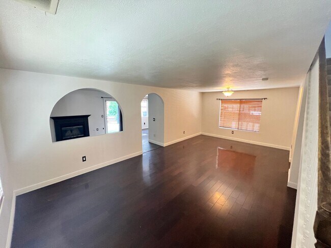 Building Photo - Pacific Grove Home for Rent in Canyon Coun...