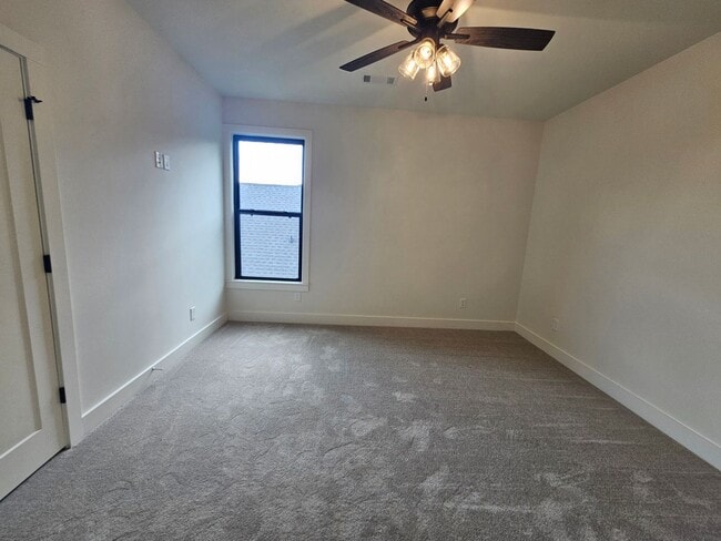 Building Photo - 7233 Havenwood Dr