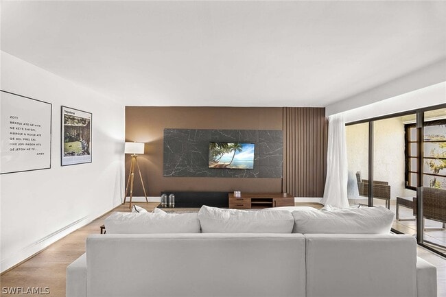 Building Photo - 3625 Boca Ciega Dr