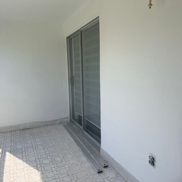 Building Photo - 7500 NW 5th Pl