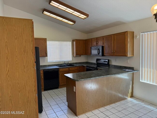 Building Photo - 4420 W Rockwood Dr