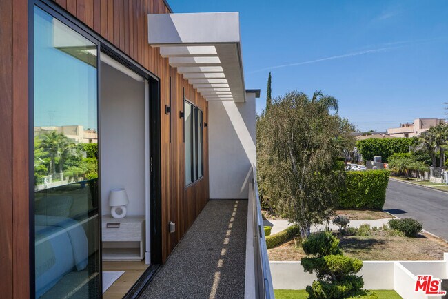 Building Photo - 14822 Hesby St