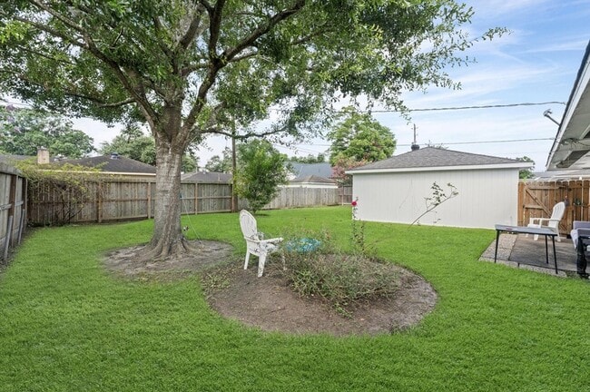 Building Photo - 5731 Cheltenham Dr