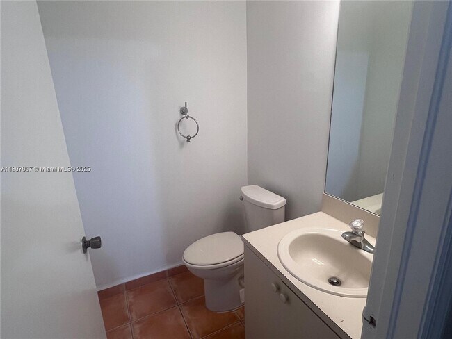 Building Photo - 2224 Anchor Ct